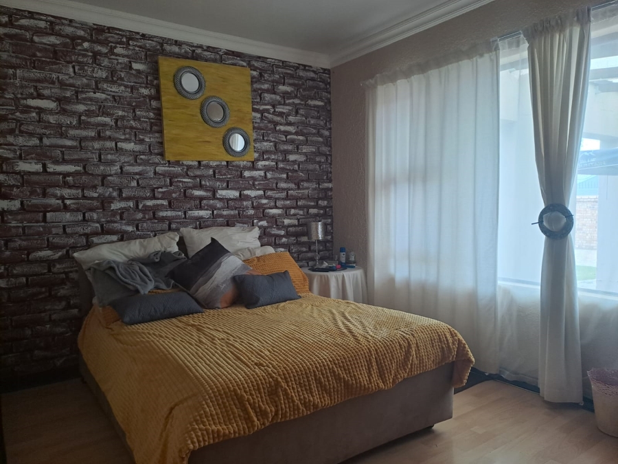 4 Bedroom Property for Sale in La Hoff North West